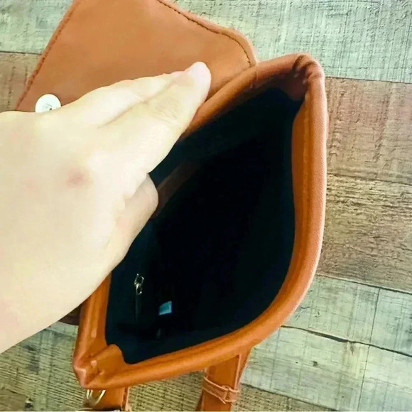 NWOT Lulu Dharma Woven Vegan Leather Hip/Waist Bag - Picture 5 of 8